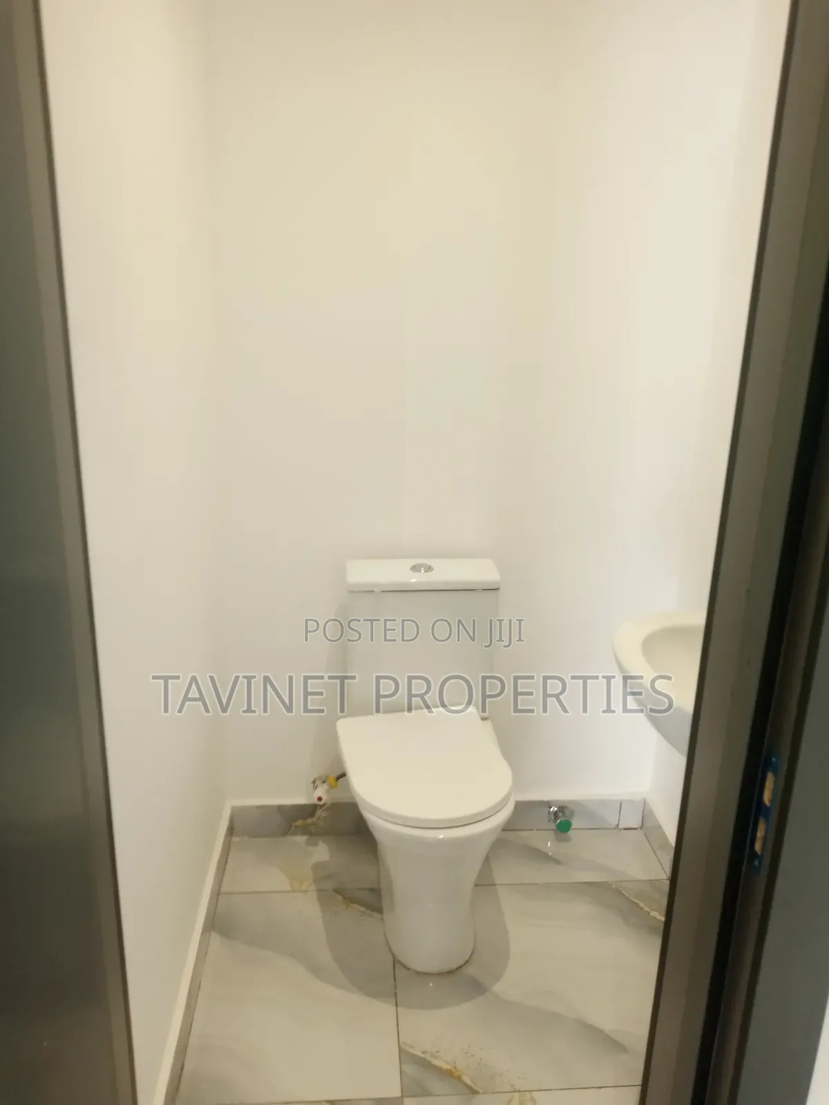 2bdrm Townhouse / Terrace in Ashaley Botwe for rent in Ashaley Botwe