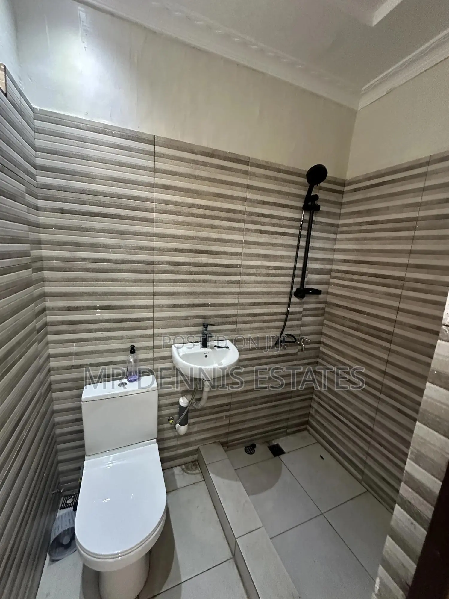 1bdrm Apartment in Westhills Mall for rent in West Hills Mall Area