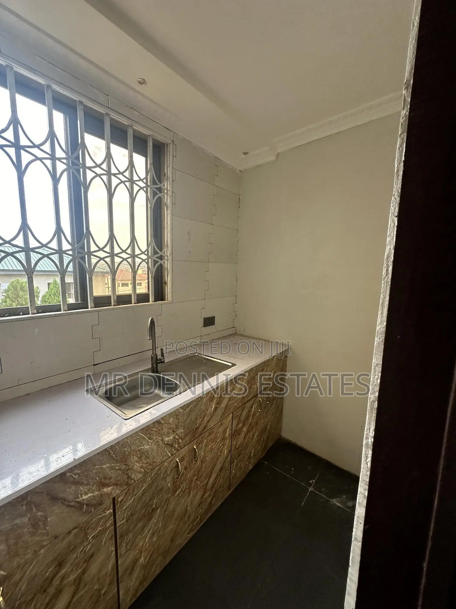 1bdrm Apartment in Westhills Mall for rent in West Hills Mall Area