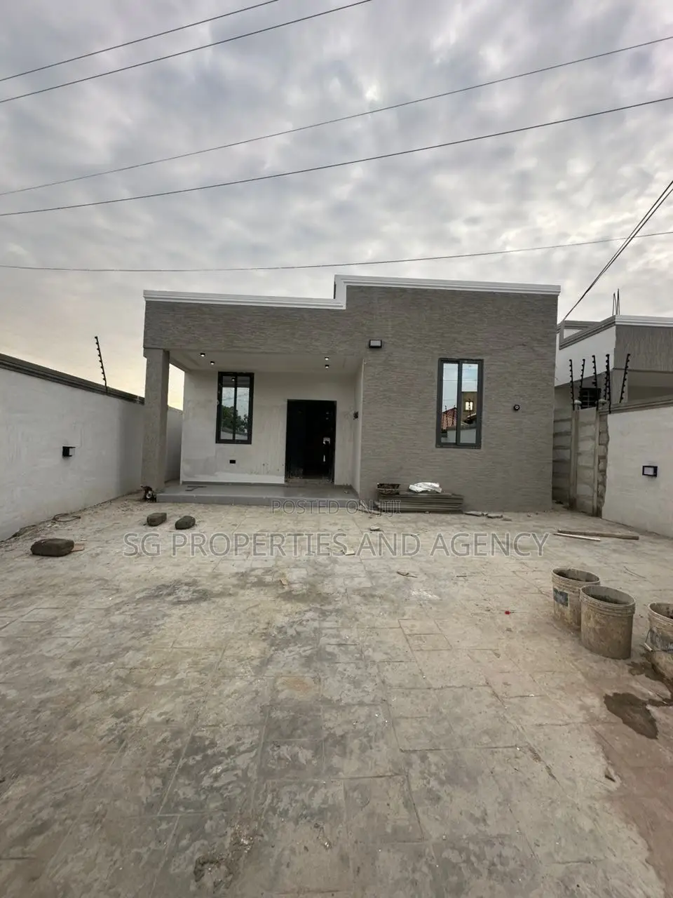 4bdrm House in Batsonaa, Baatsona Total for sale in Baatsona Total