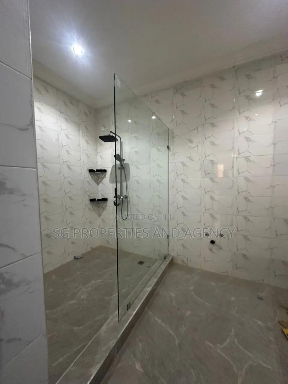 4bdrm House in Batsonaa, Baatsona Total for sale in Baatsona Total