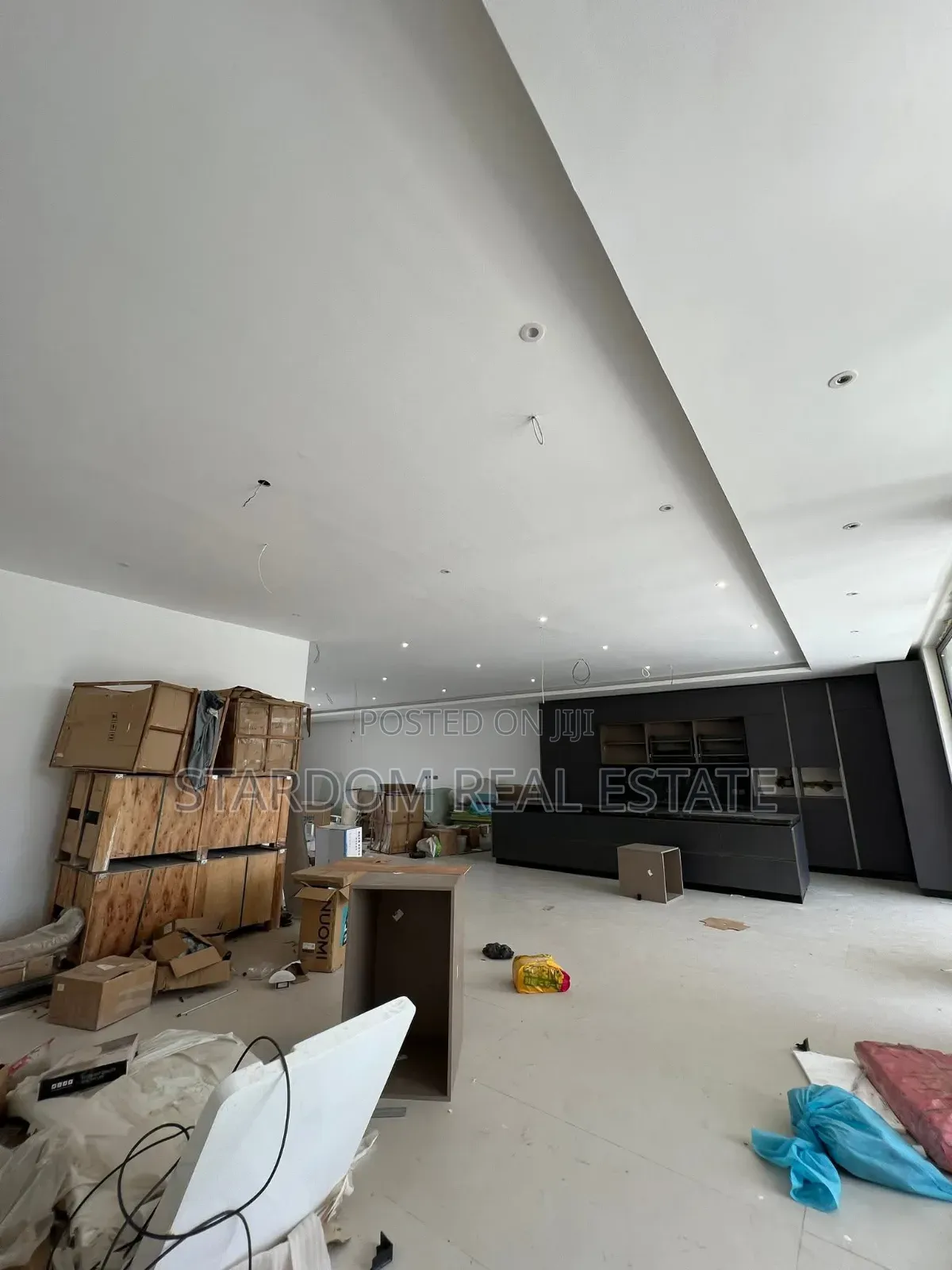 6bdrm Mansion in Adjiringanor, East Legon for sale in East Legon
