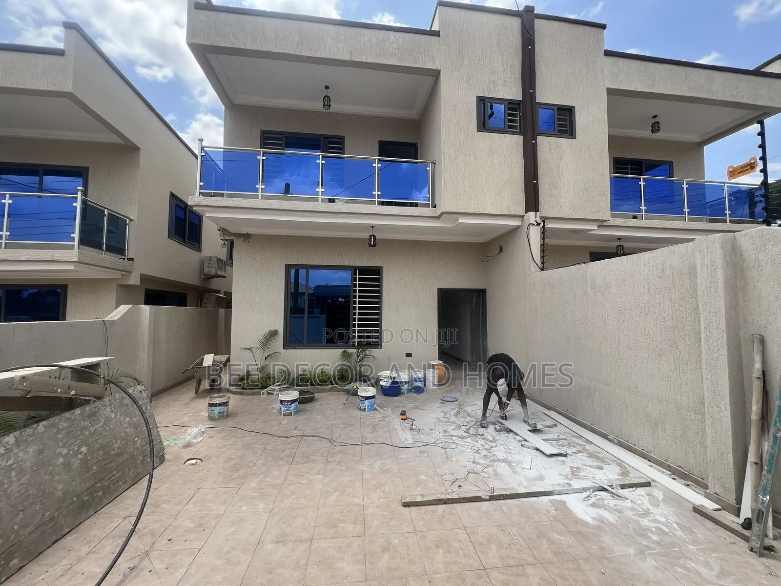 3bdrm House in Bee Decor & Homes, Ashomang Estate for sale in Ashomang Estate
