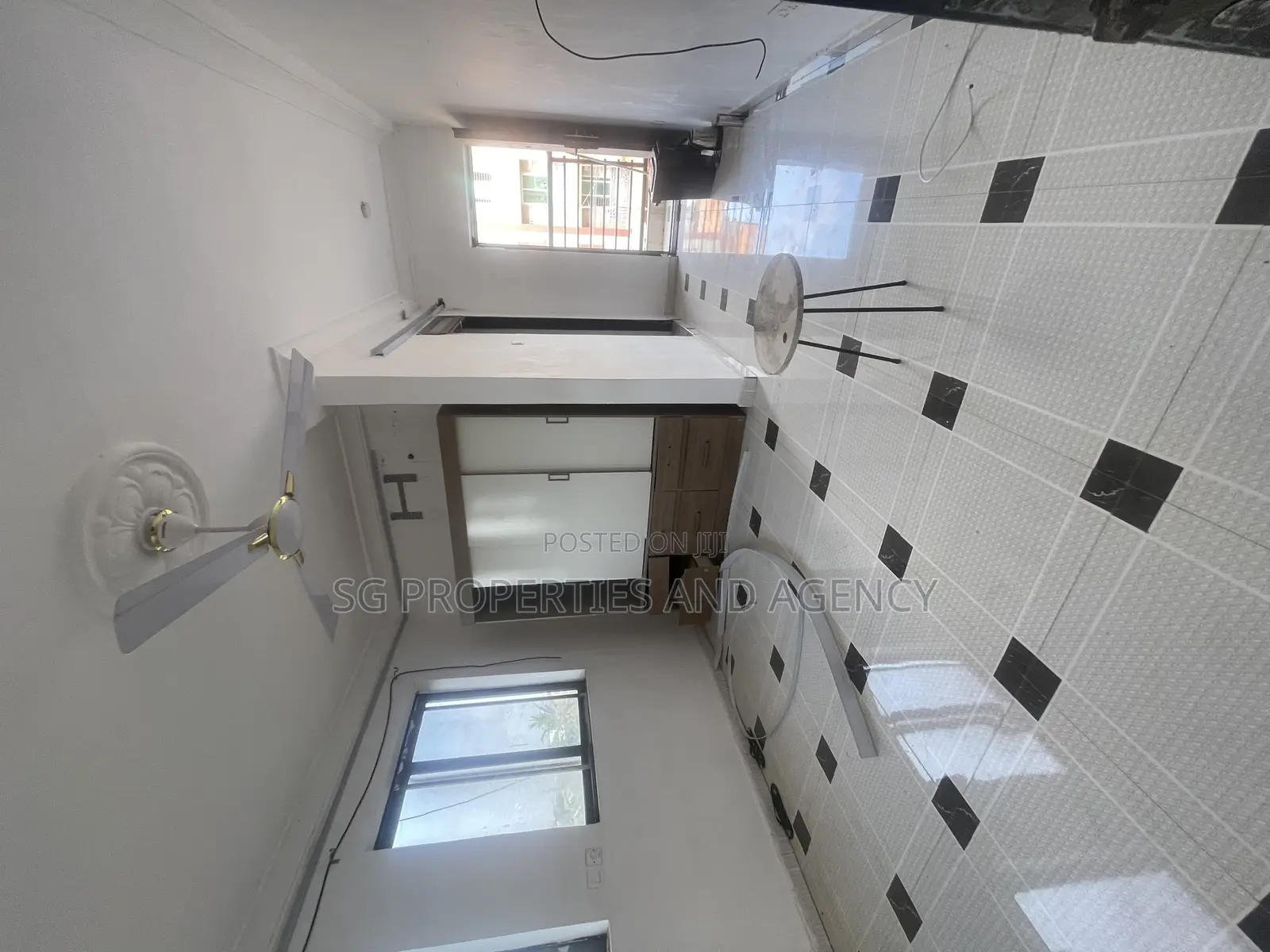 2bdrm Apartment in Lashibi, Sakumono for rent in Sakumono