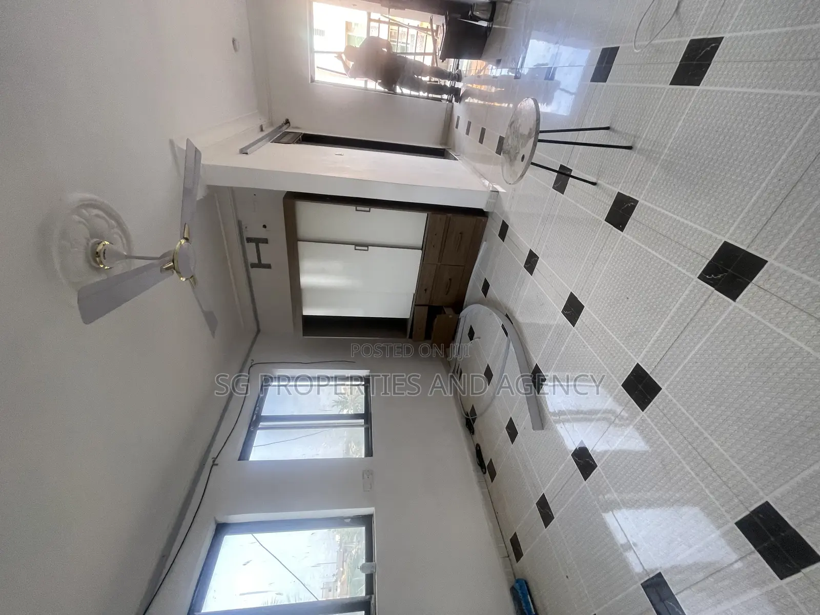 2bdrm Apartment in Lashibi, Sakumono for rent in Sakumono