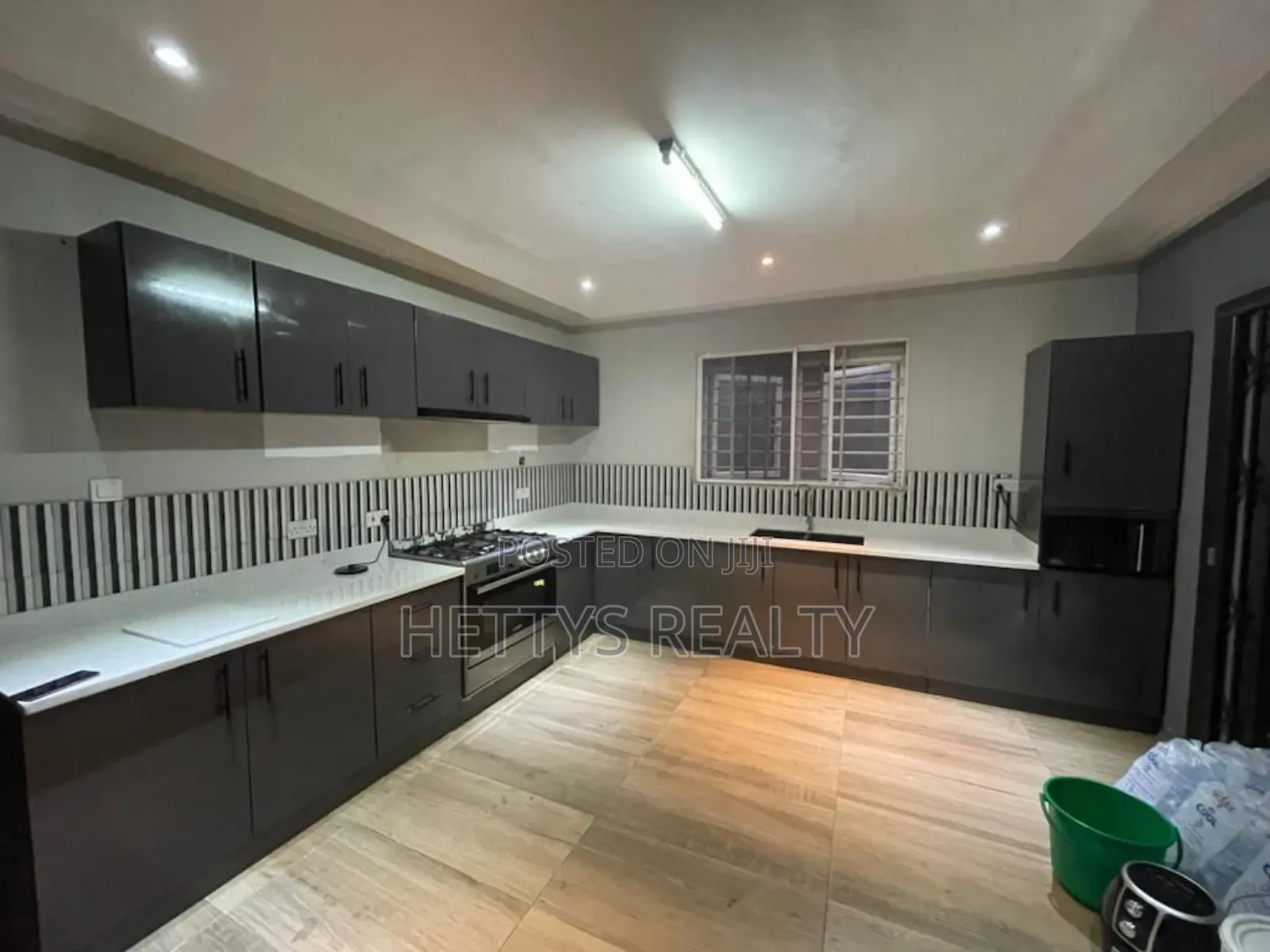 4bdrm House in Ablorh Adjei for sale in Ablorh Adjei