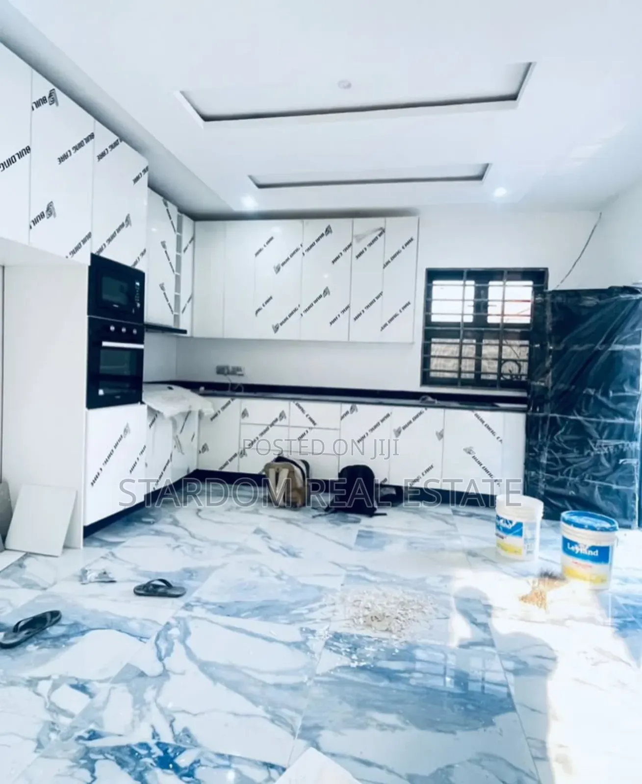 4bdrm Duplex in Lakeside Estate for sale in Lake Side Estate