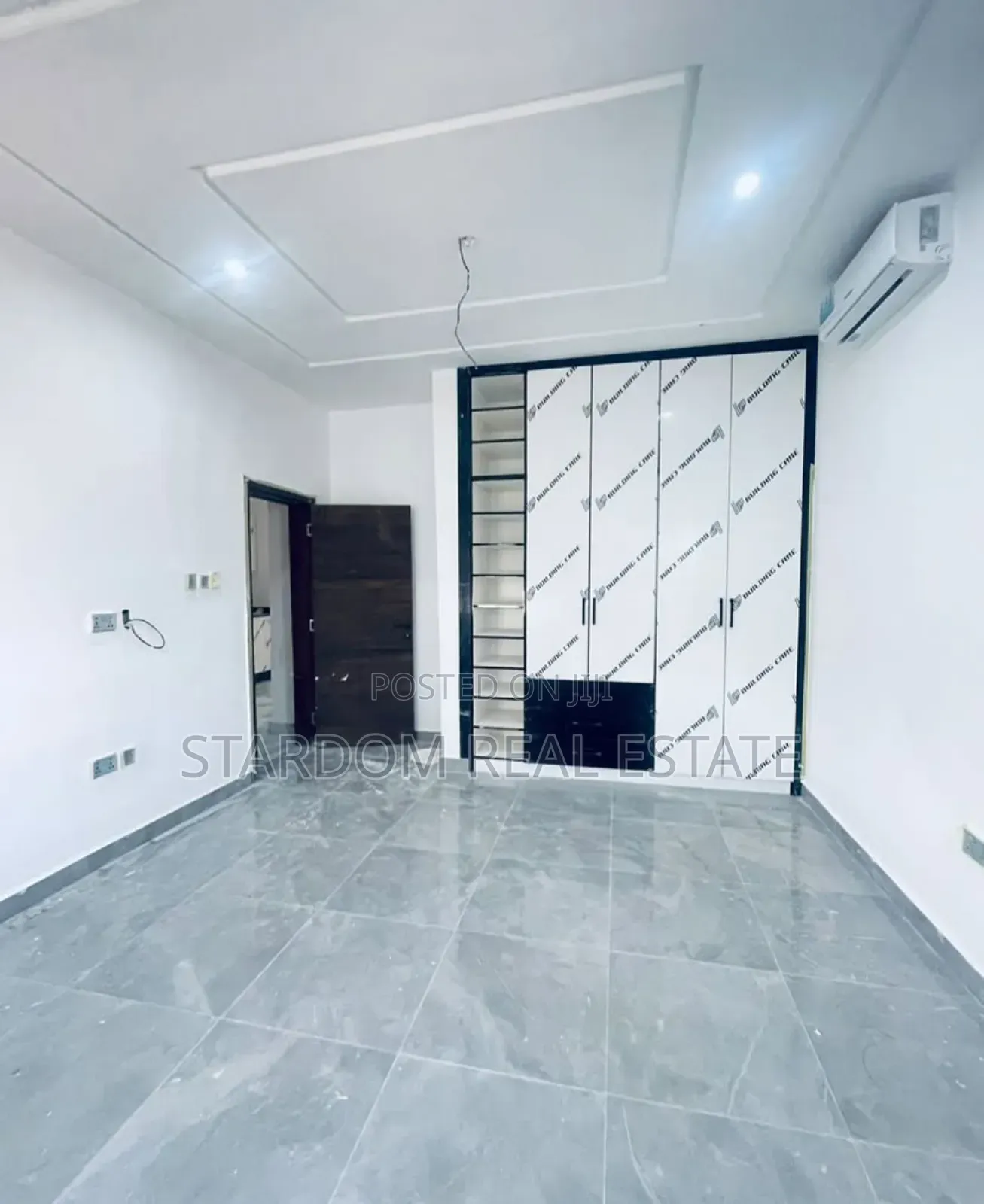 4bdrm Duplex in Lakeside Estate for sale in Lake Side Estate