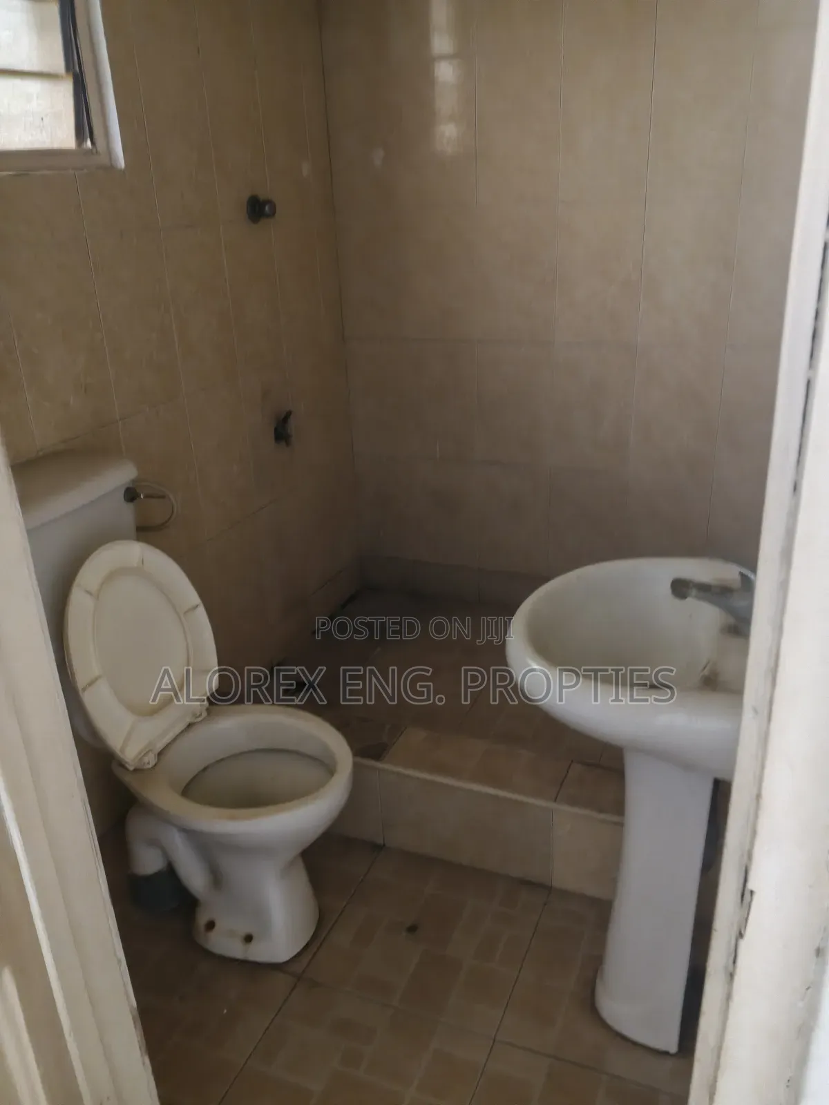 1bdrm Apartment in Chamber Self, Danfa for rent in Danfa