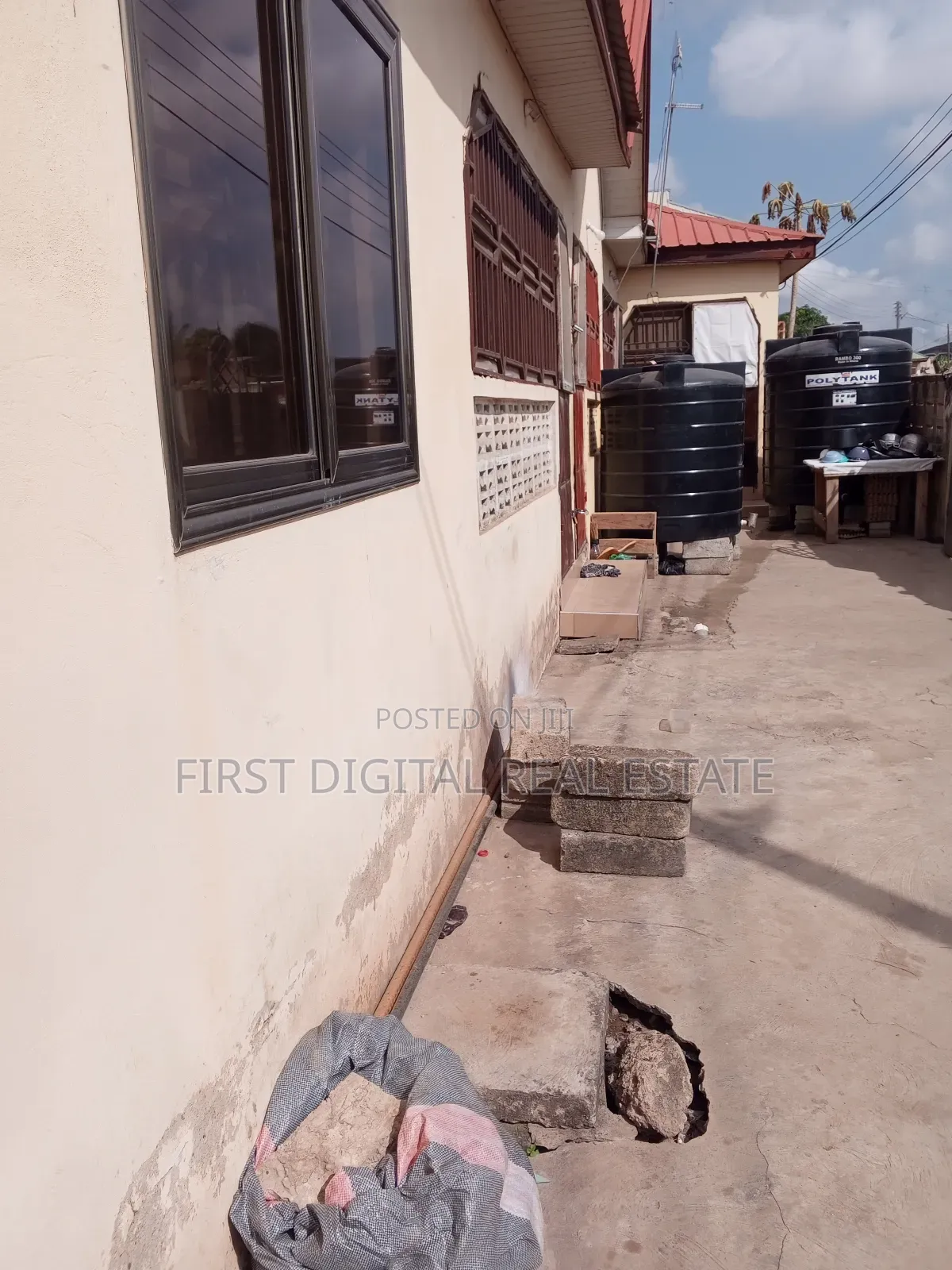 4bdrm Apartment in First Digital Real, Kasoa for sale in Kasoa