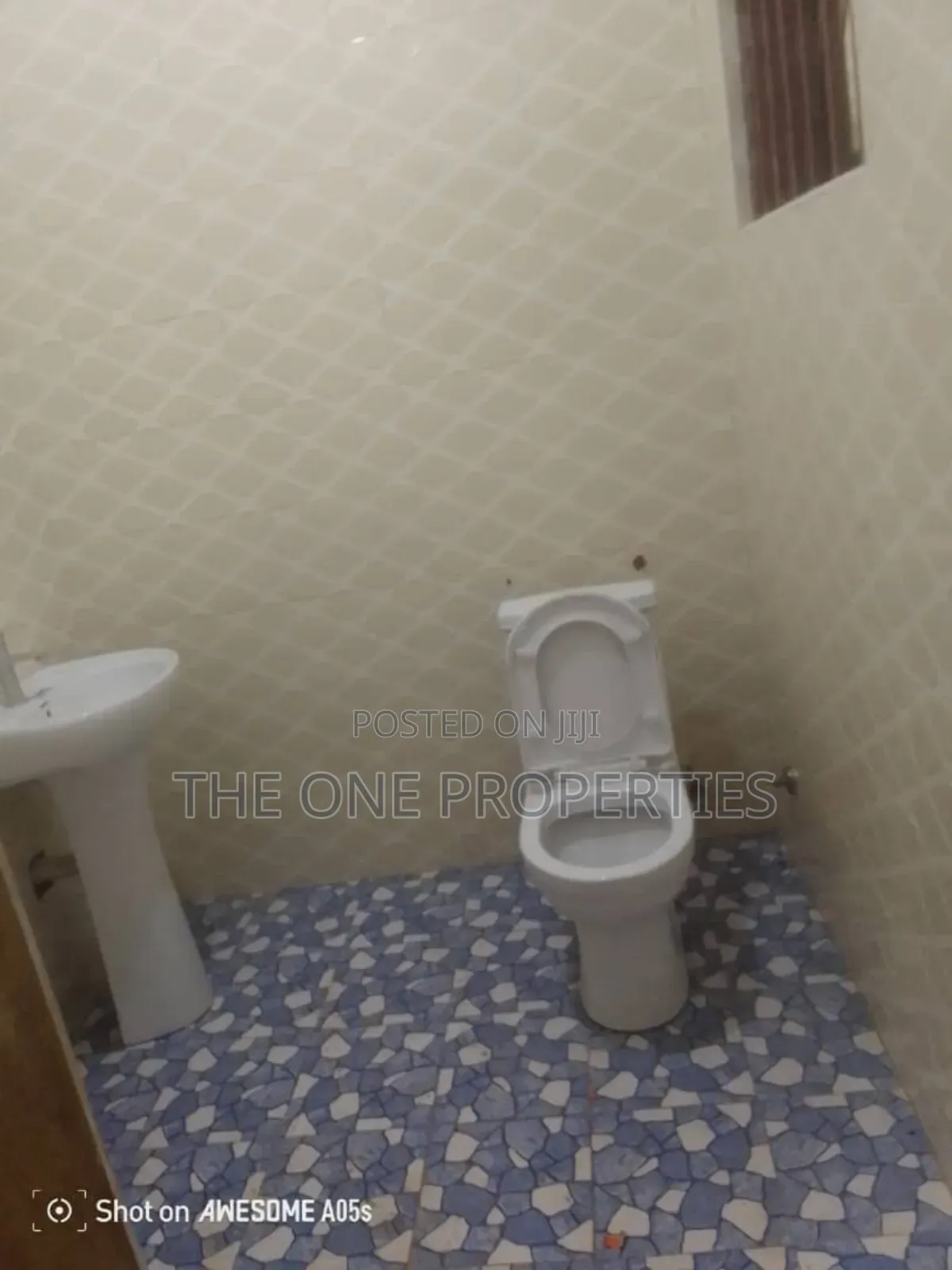 2bdrm House in Kotoku Onion Market, Amasaman for sale in Amasaman