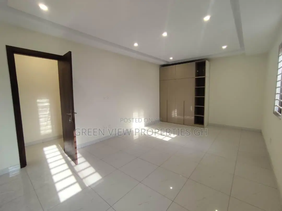 6bdrm Mansion in East Legon for rent in East Legon