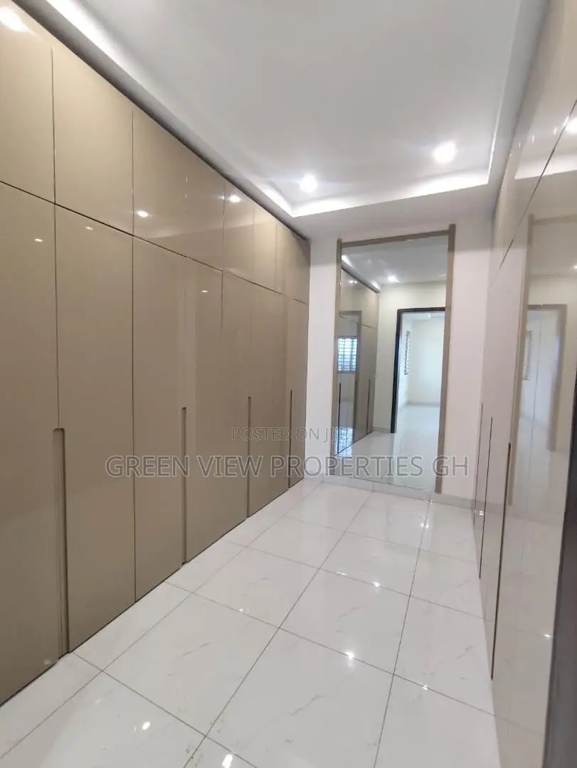 6bdrm Mansion in East Legon for rent in East Legon