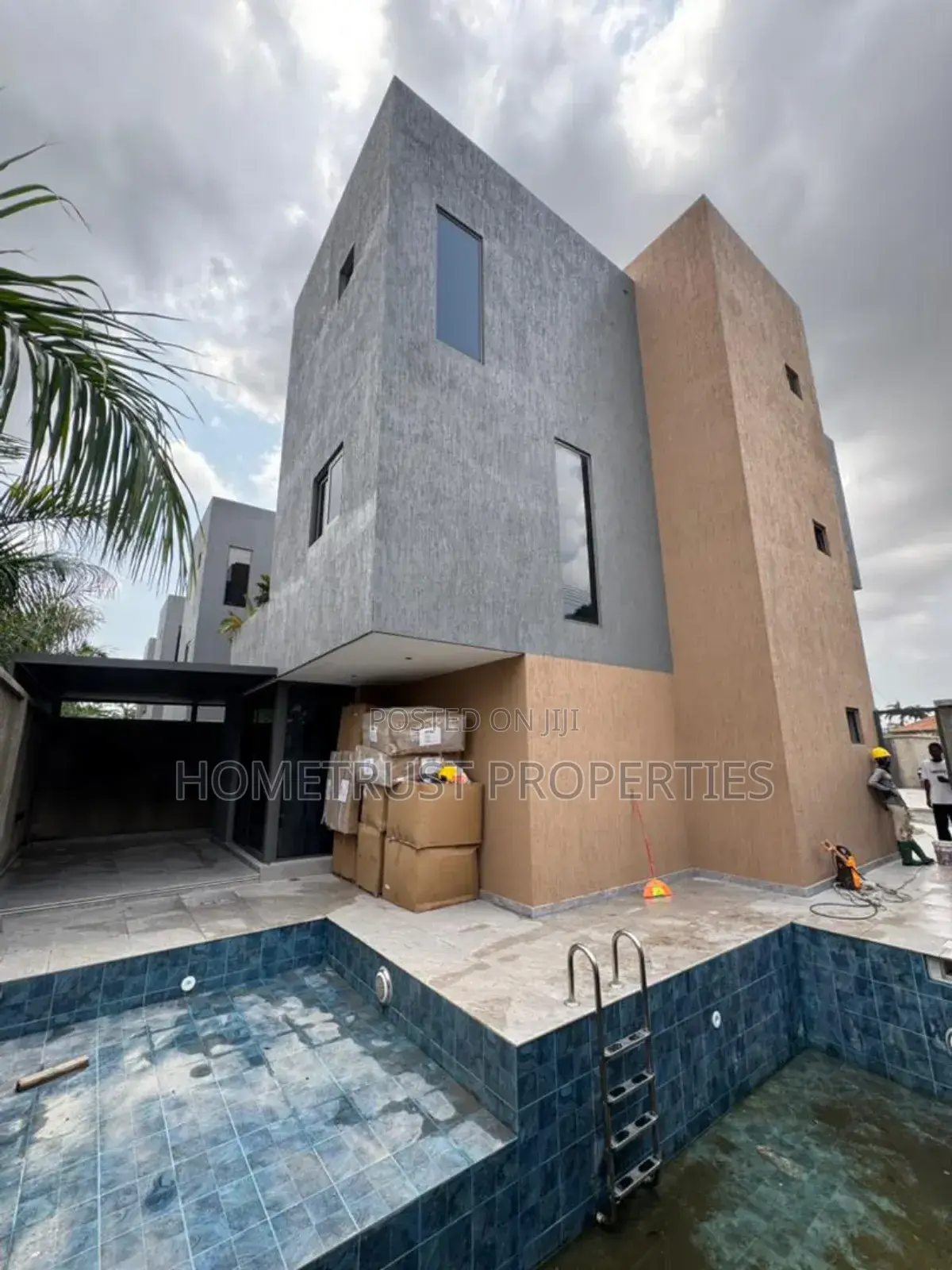 5bdrm Duplex in Hometrust Properties, Airport Residential Area for sale in Airport Residential Area