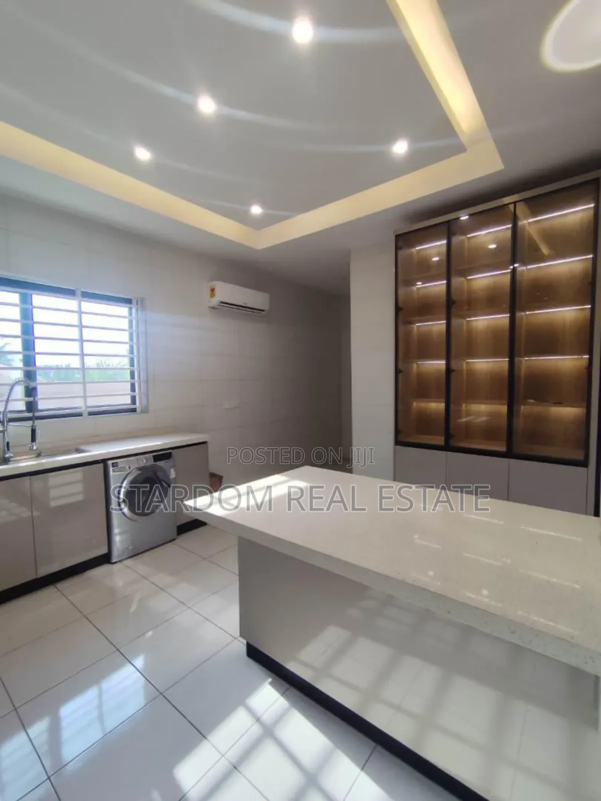 6bdrm Duplex in American House, East Legon for rent in East Legon