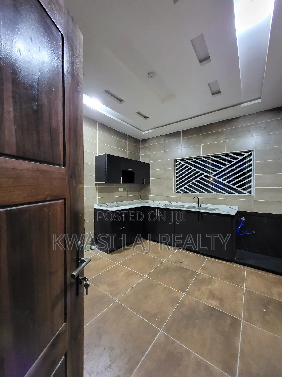 3bdrm Apartment in Broadcasting, Weija for rent in Weija