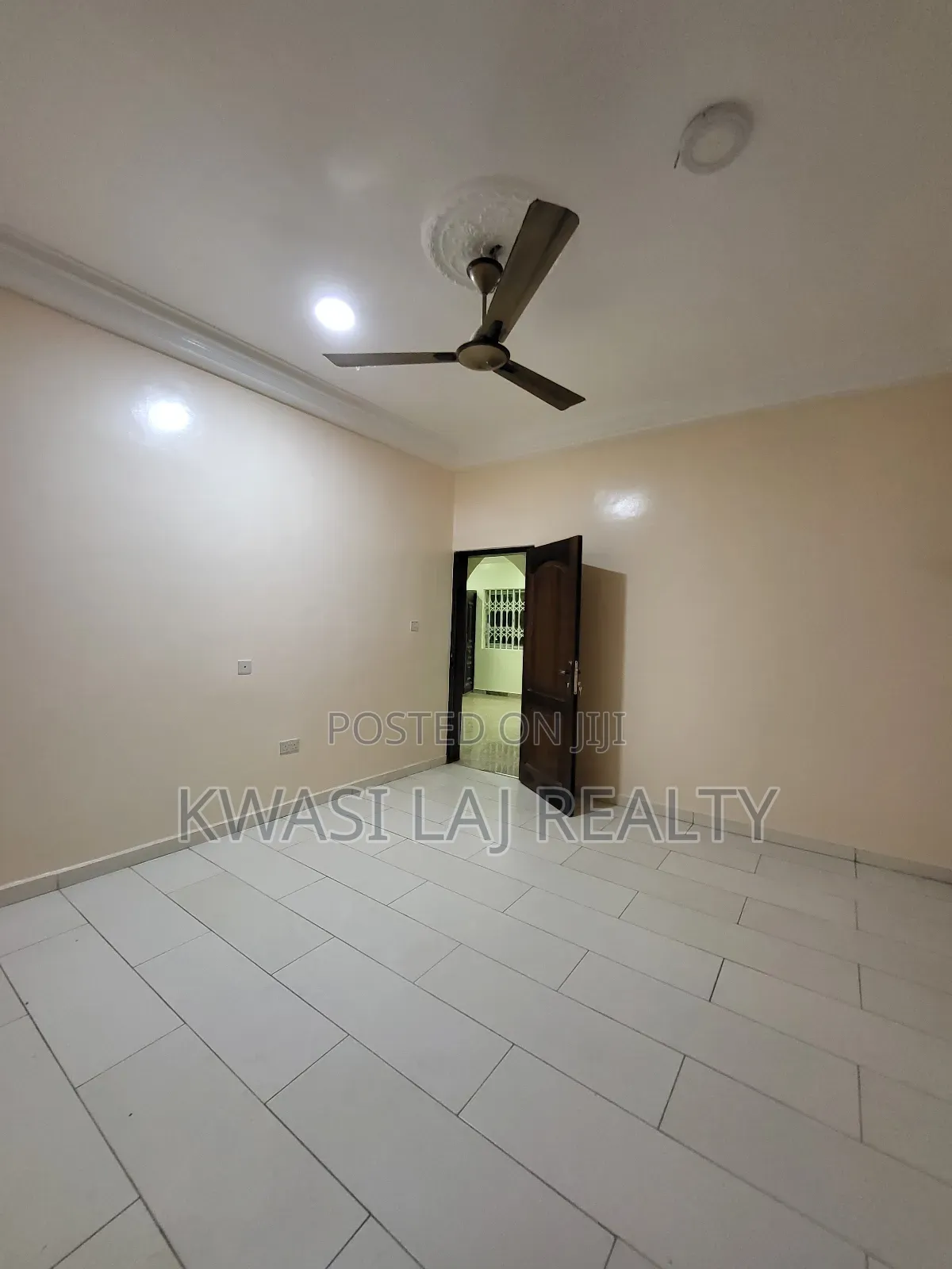 2bdrm Apartment in Tuba Junction, Weija for rent in Weija