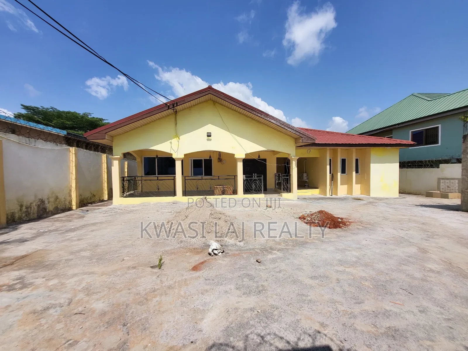 4bdrm House in Broadcasting, Weija for rent in Weija