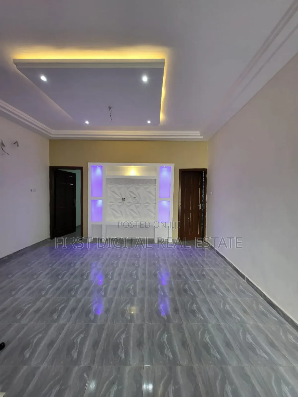 Chamber and Hall Self Contain for Rent at Tuba in West Hills Mall Area