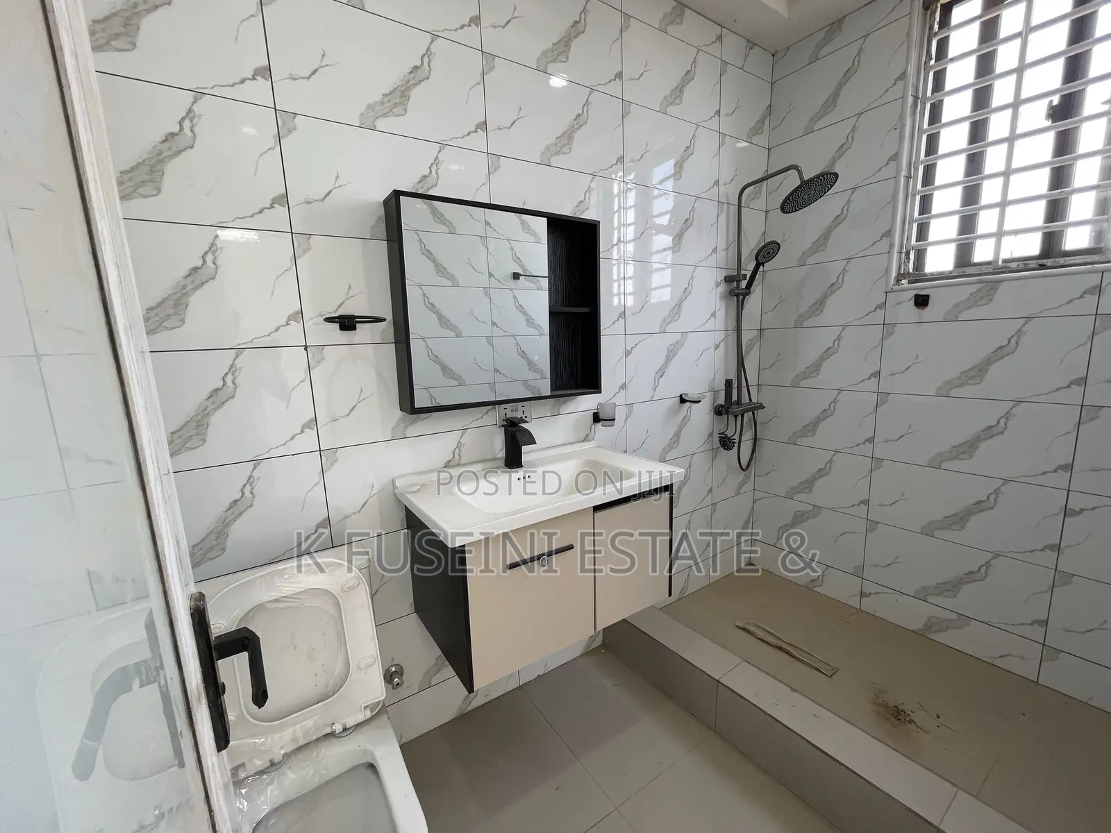 6bdrm Mansion in K Fuseini Estate, Kumasi Metropolitan for sale in Kumasi Metropolitan