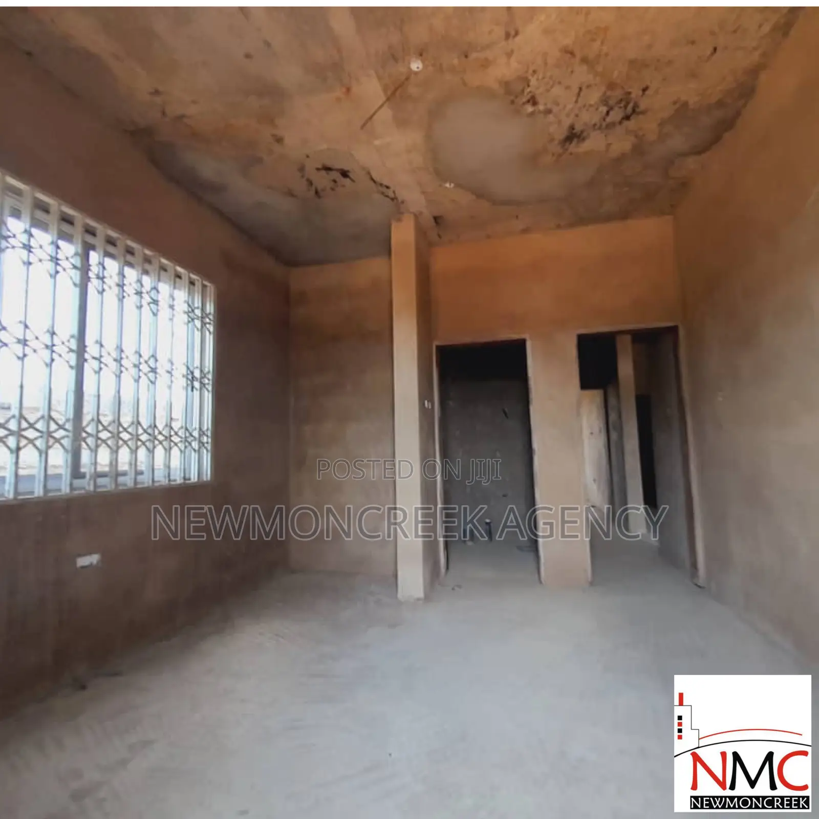 12bdrm Block of Flats in Adenta.Amrahia.Baron for sale in Amrahia
