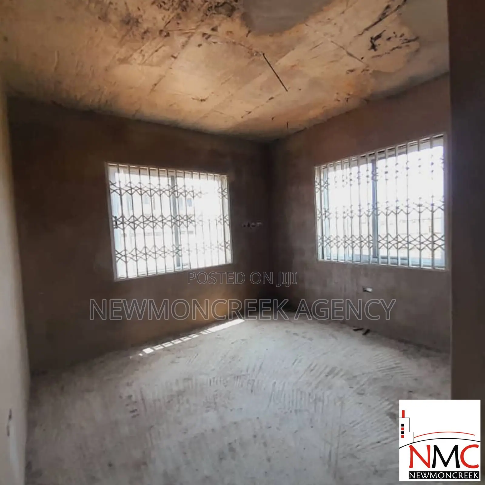 12bdrm Block of Flats in Adenta.Amrahia.Baron for sale in Amrahia