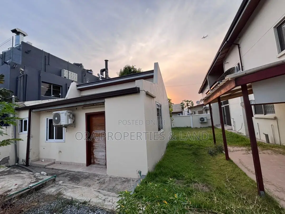 4bdrm House in Cantonments, Acquinas for rent in Acquinas