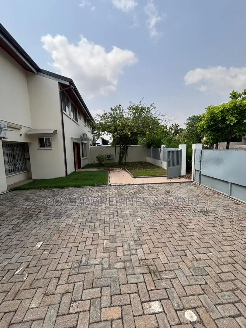 4bdrm House in Cantonments, Acquinas for rent in Acquinas