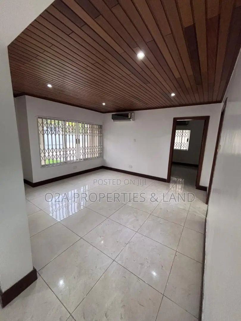 4bdrm House in Cantonments, Acquinas for rent in Acquinas