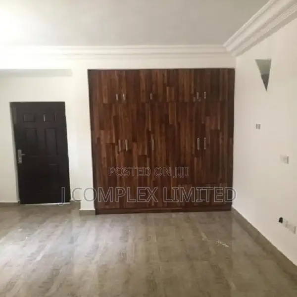 3bdrm Apartment in Lincoln School Area for sale in Lincoln School Area