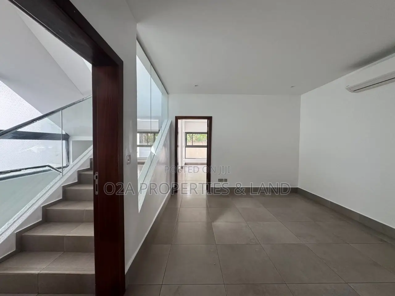 4bdrm Townhouse / Terrace in Cantonments, Acquinas for rent in Acquinas
