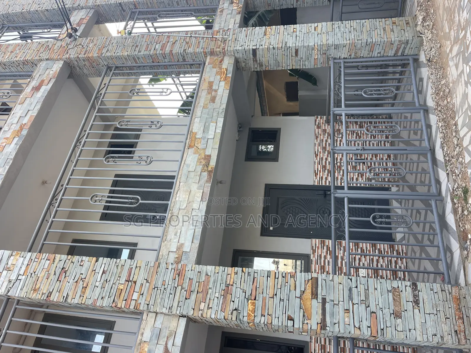 1bdrm Apartment in Adjei Kojo, Sakumono for rent in Sakumono