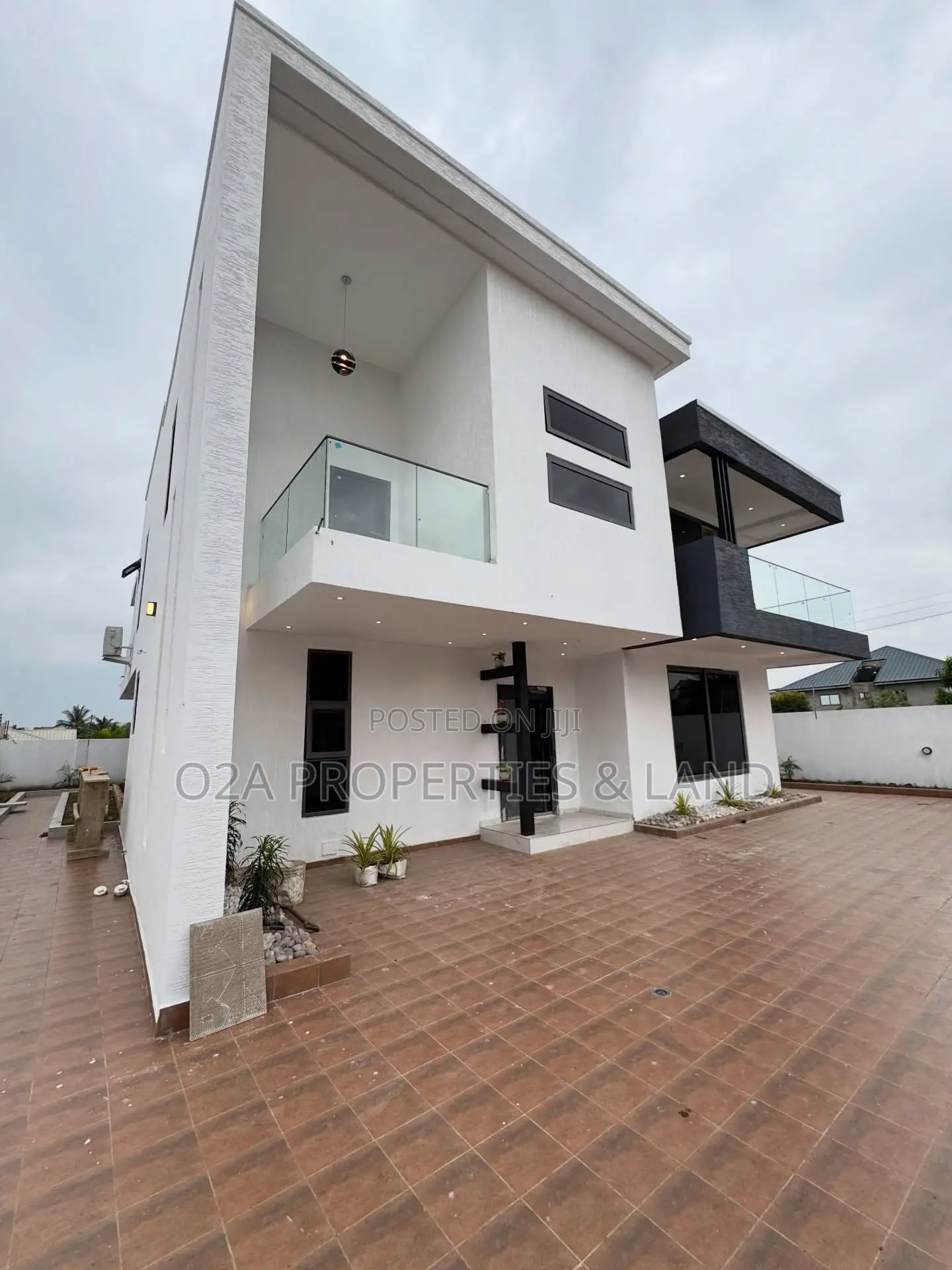 4bdrm House in Lakeside Estate for sale in Lake Side Estate