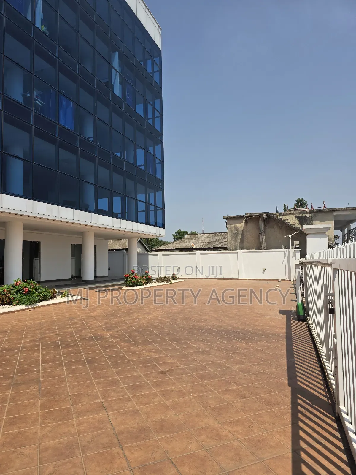 200 400 SQM Showroom/ Office Space in Kumasi Metropolitan