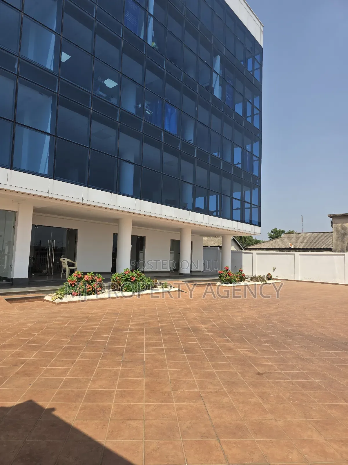 200 400 SQM Showroom/ Office Space in Kumasi Metropolitan