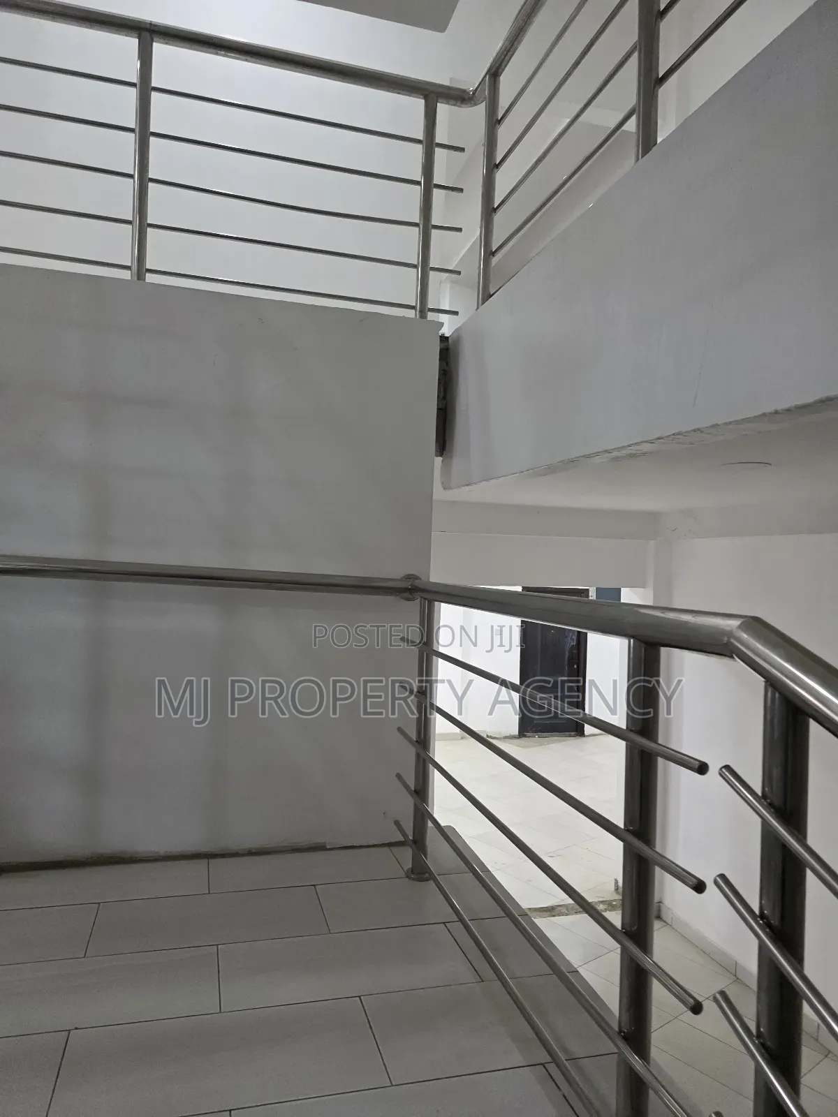 1000 SQM Showroom/ Office Space in Kumasi Metropolitan