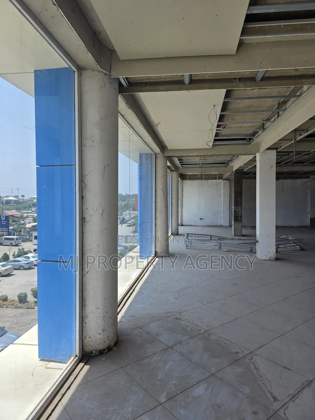 1000 SQM Showroom/ Office Space in Kumasi Metropolitan