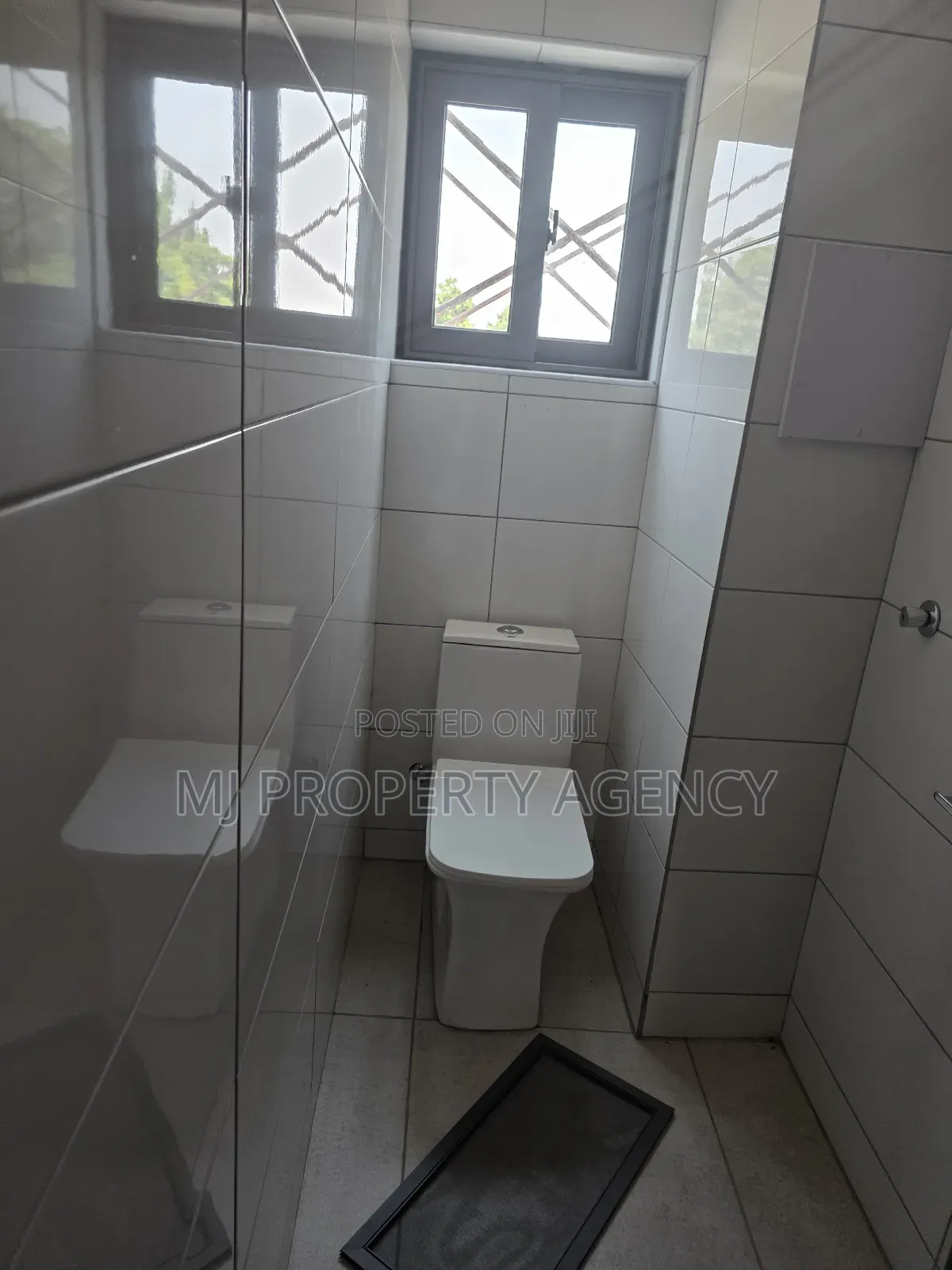 290 SQM Showroom/ Office at Kumasi in Kumasi Metropolitan