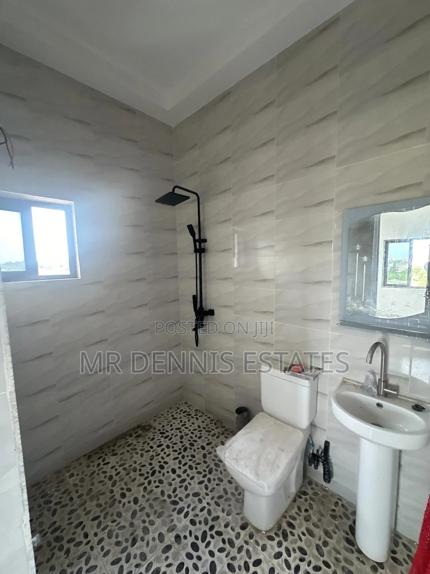 2bdrm Apartment in Westhills Mall, Weija Junction for rent in Weija Junction