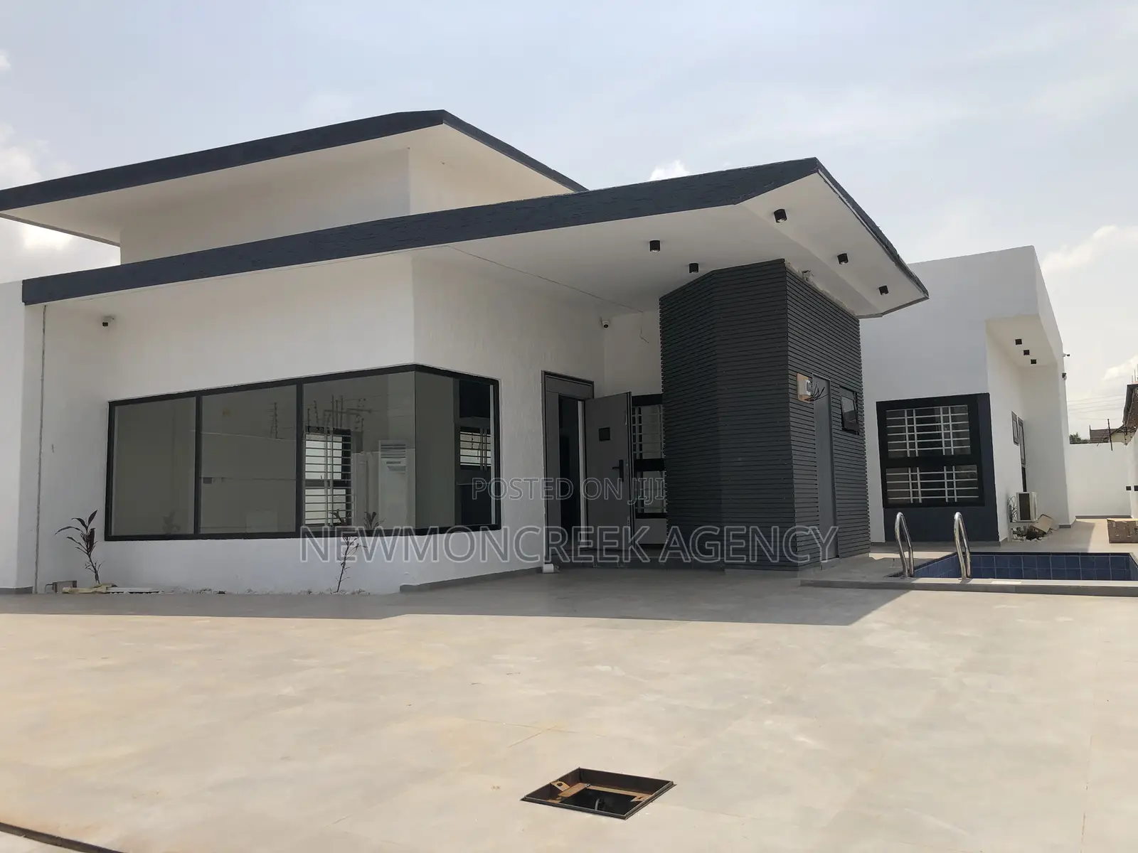 3bdrm Bungalow in Police City, Accra Metropolitan for sale in Accra Metropolitan