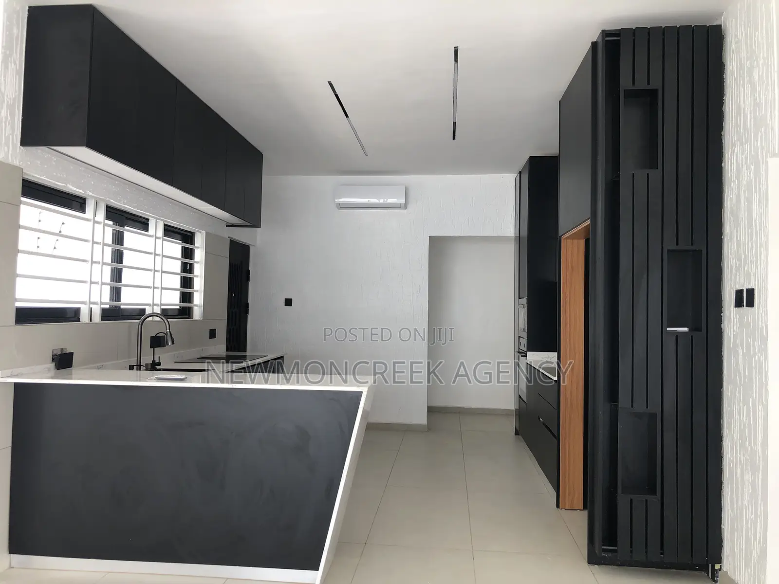 3bdrm Bungalow in Police City, Accra Metropolitan for sale in Accra Metropolitan