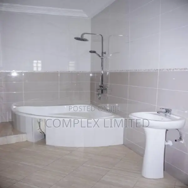 5bdrm House in MTN Area for sale in MTN Area