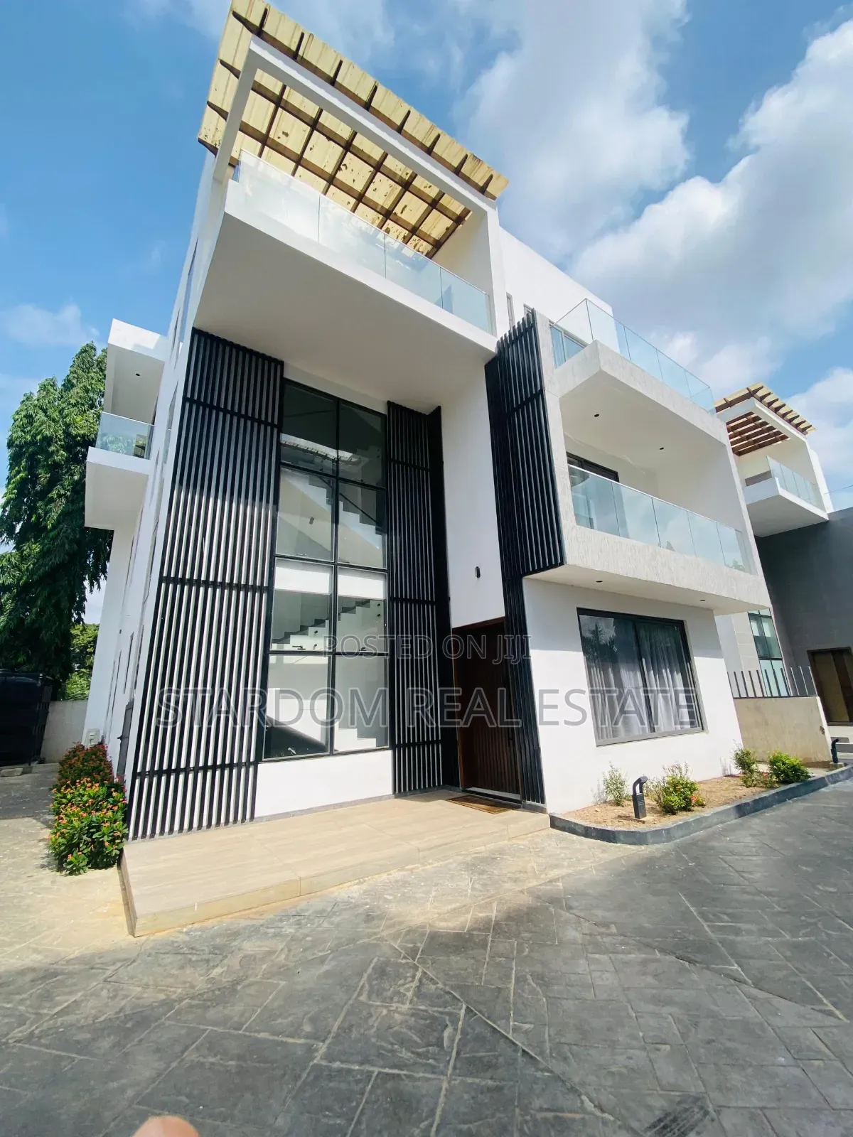 Furnished 5bdrm Townhouse / Terrace in Cantonments for rent in Cantonments