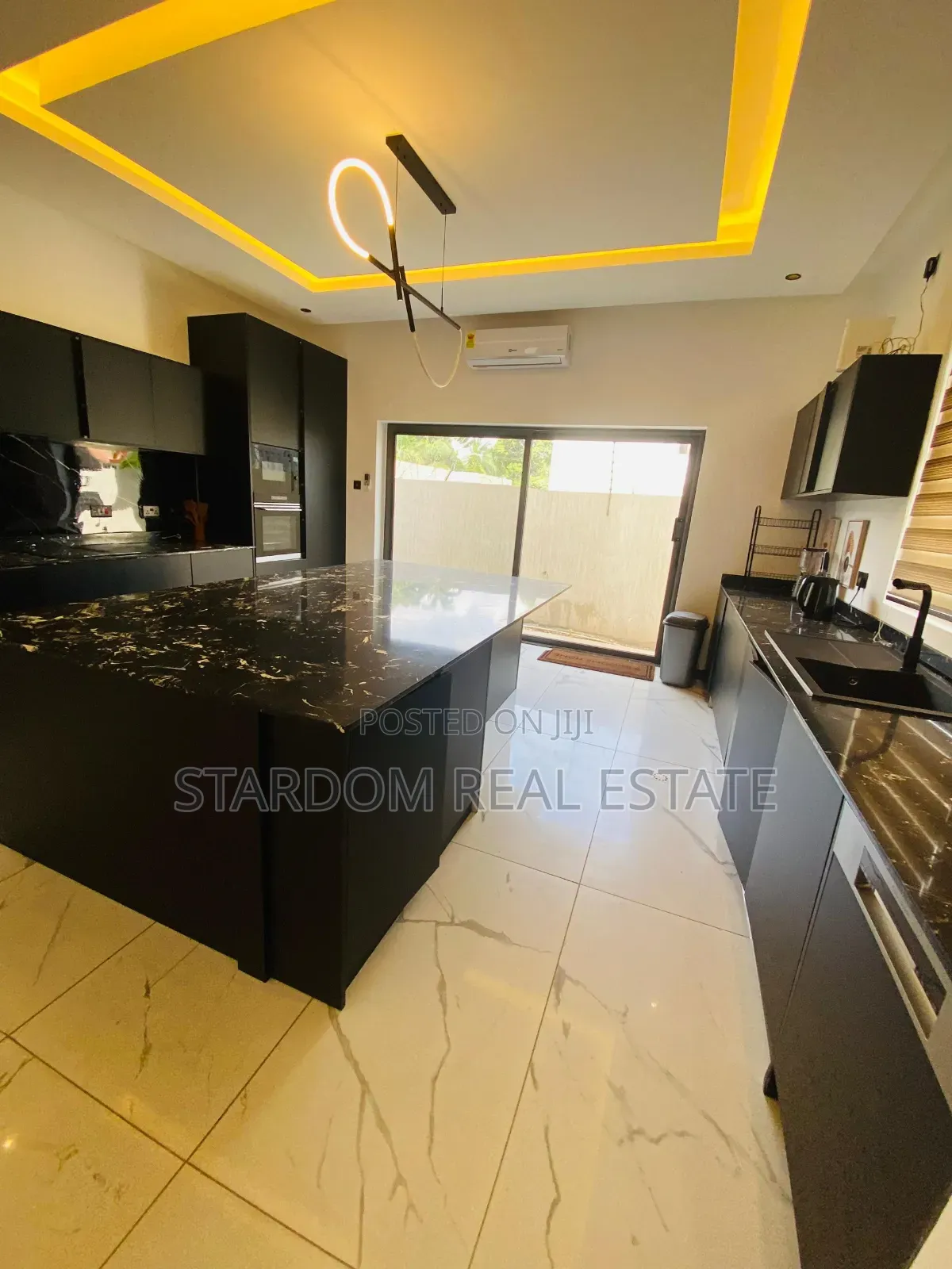 Furnished 5bdrm Townhouse / Terrace in Cantonments for rent in Cantonments