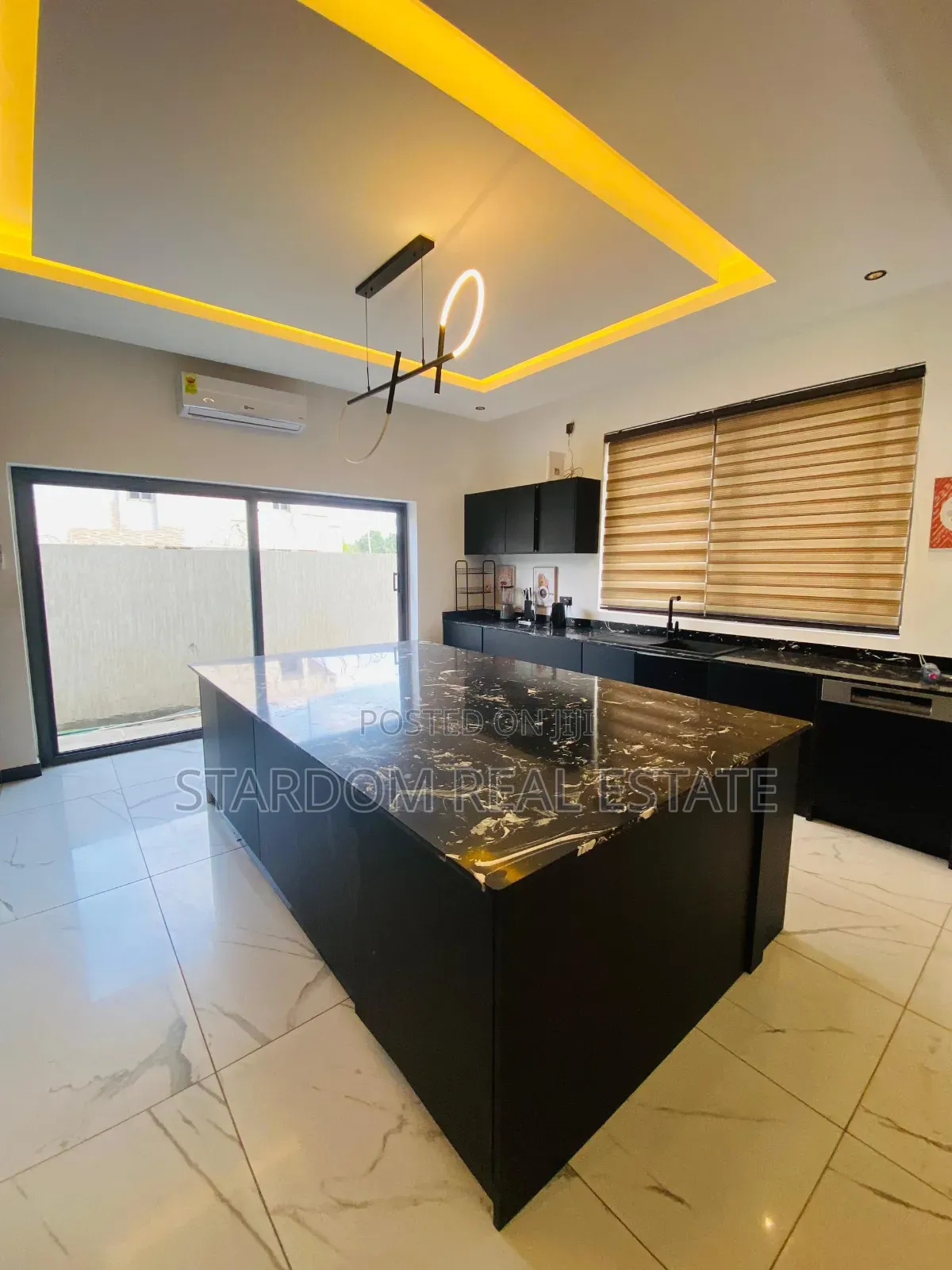 Furnished 5bdrm Townhouse / Terrace in Cantonments for rent in Cantonments