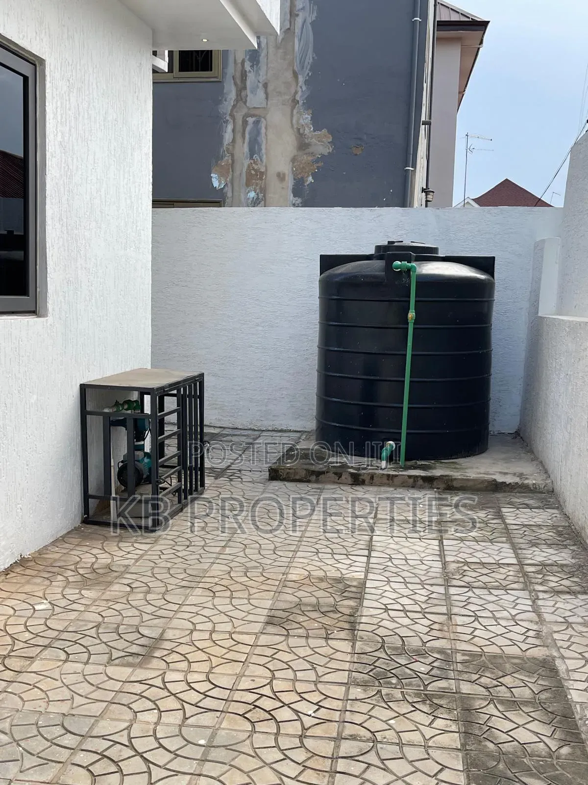 4bdrm Townhouse/Terrace in Kb Properties, East Legon for sale in East Legon