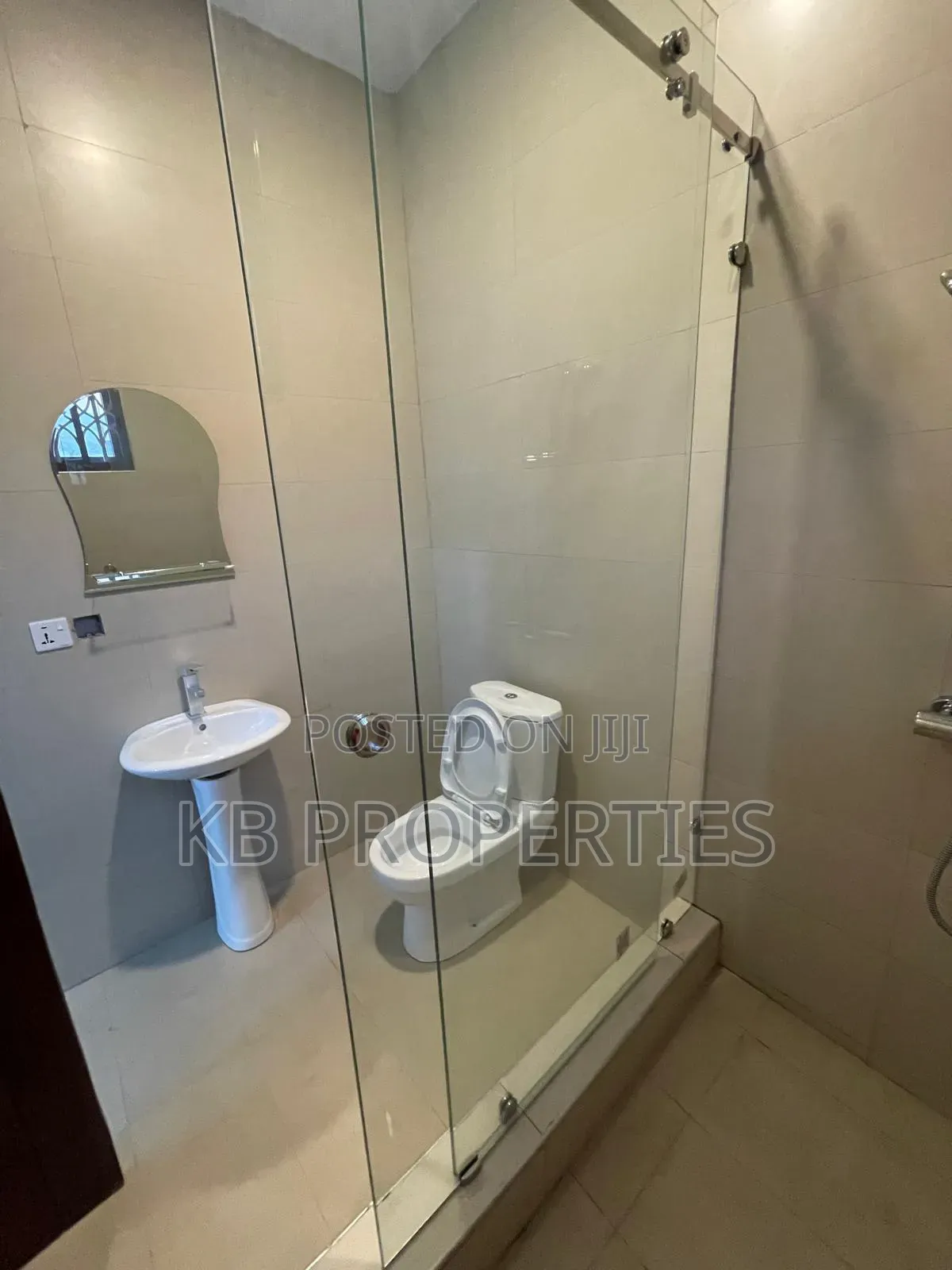 4bdrm Townhouse/Terrace in Kb Properties, East Legon for sale in East Legon