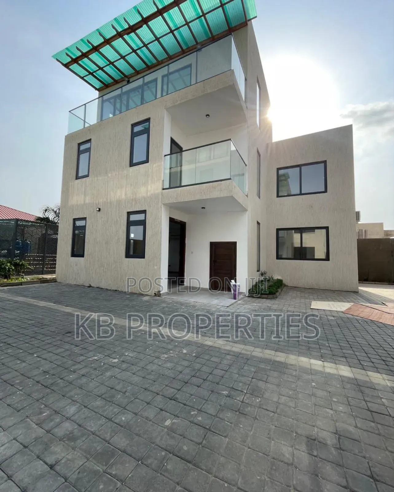 4bdrm Townhouse / Terrace in Kb Properties, East Legon for rent in East Legon