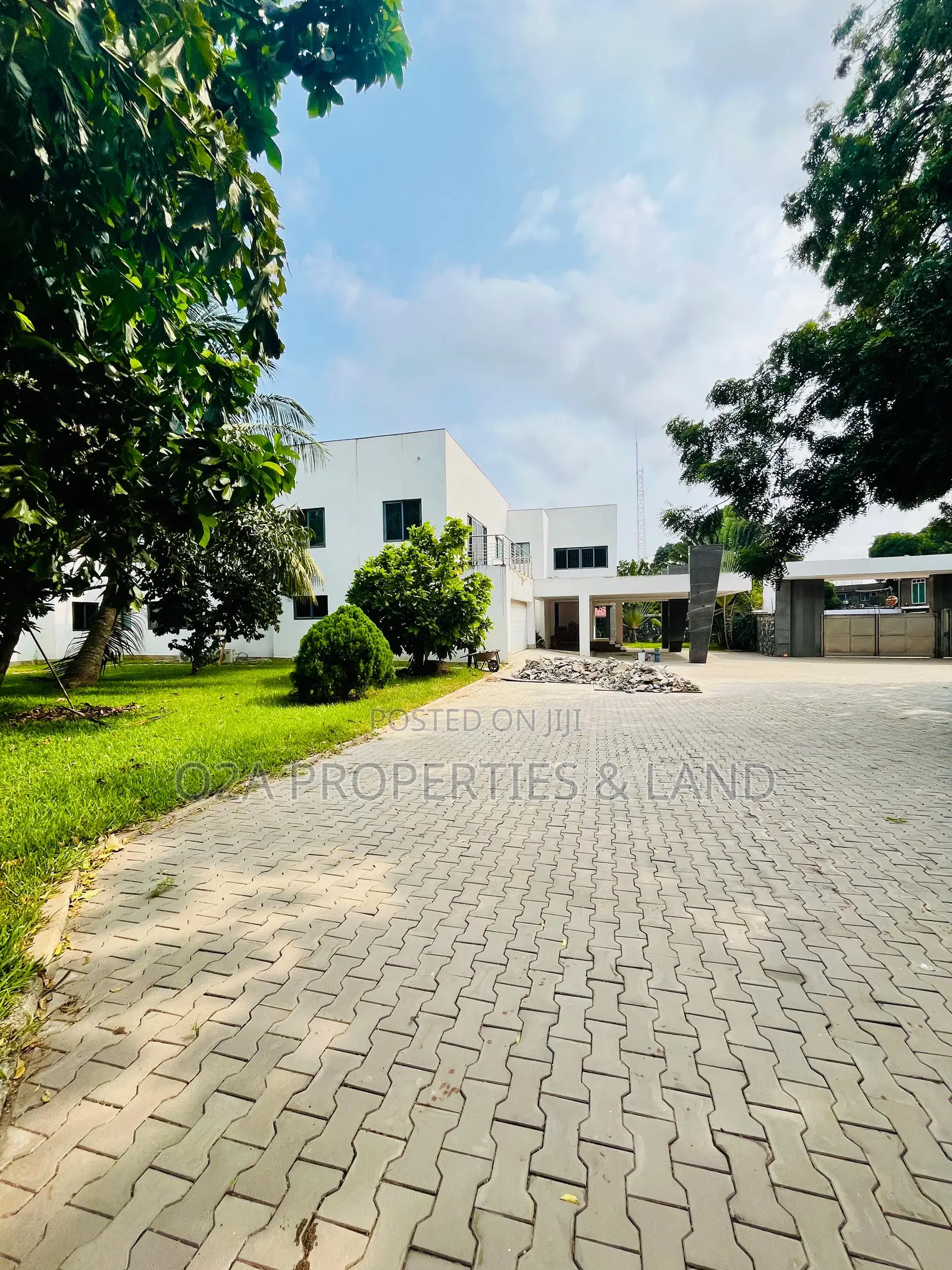 7bdrm Mansion in Cantonments, Acquinas for rent in Acquinas