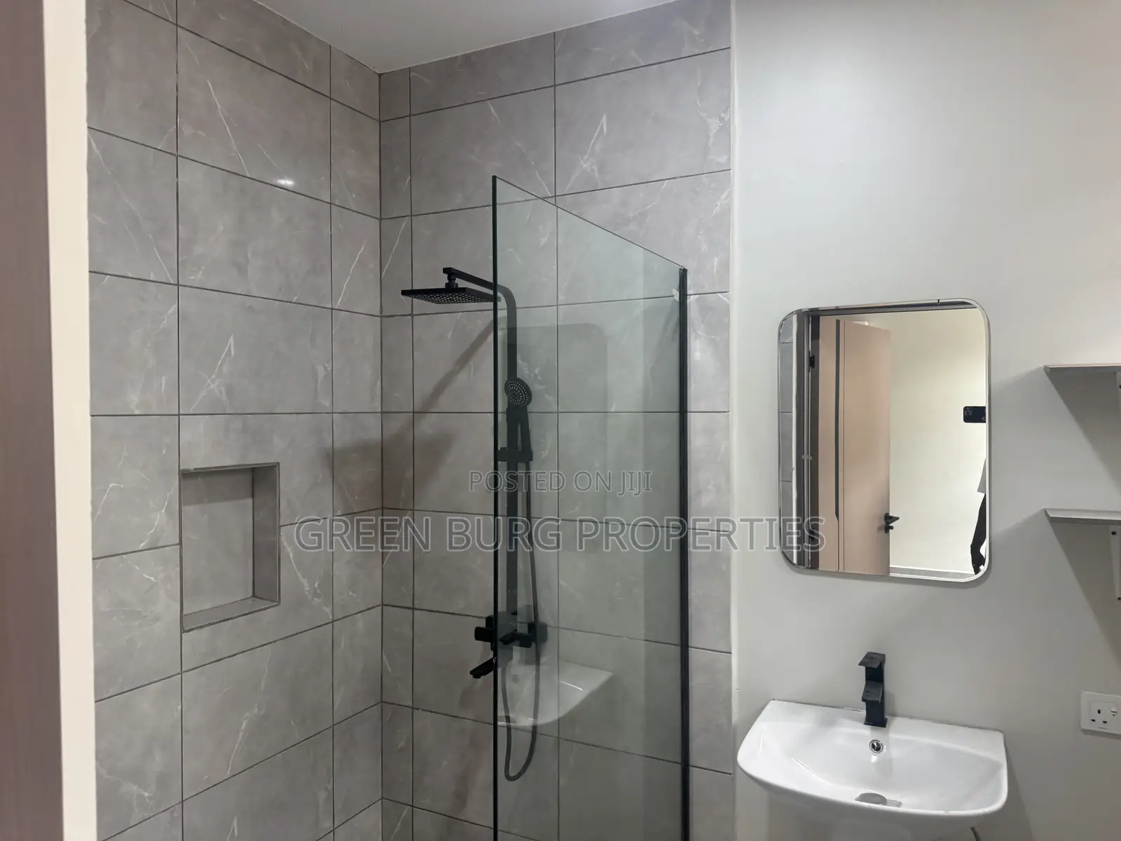 2bdrm Apartment in Green, East Legon for rent in East Legon